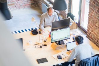 Kuluçka Merkezi ile Hızlandırıcı Arasındaki 7 Kritik Fark